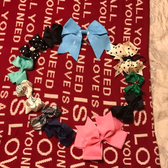 Bows - Picture 1 of 8